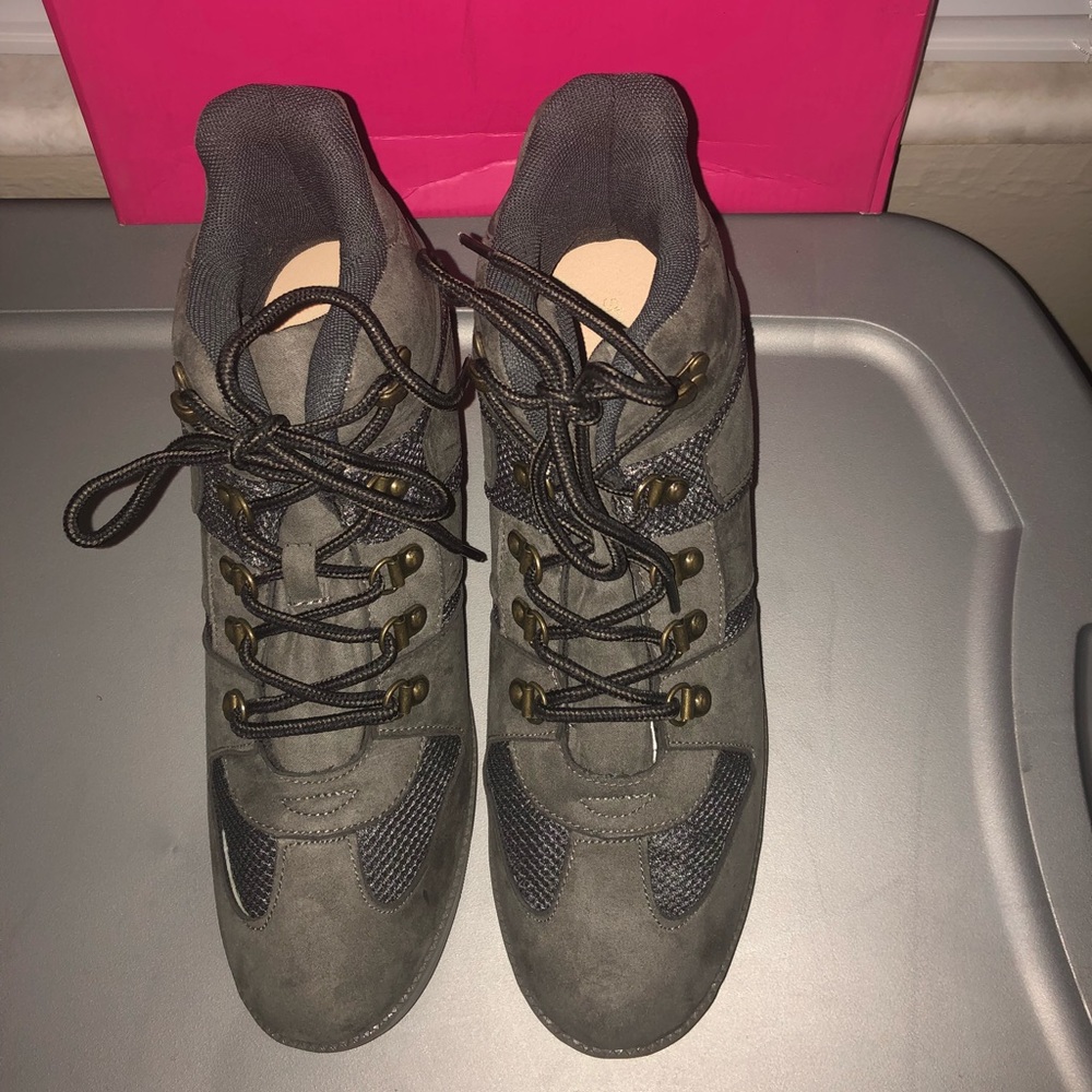 Never been worn ShoeDazzle Grey Cloth & Mesh Boots